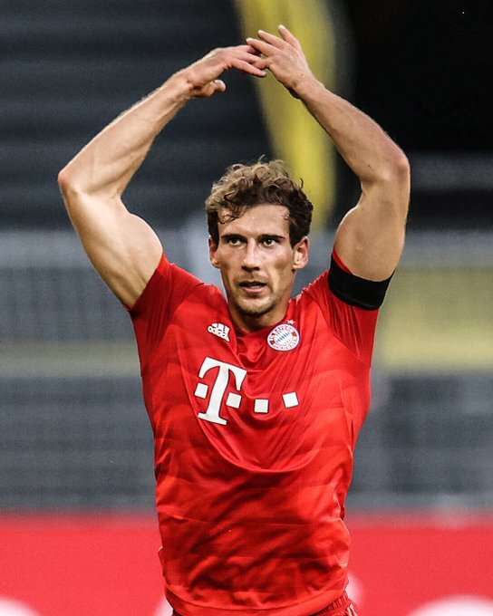 mundodabola's tweet photo. Vai com calma na musculação, Goretzka! https://t.co/3QVag8ubVj