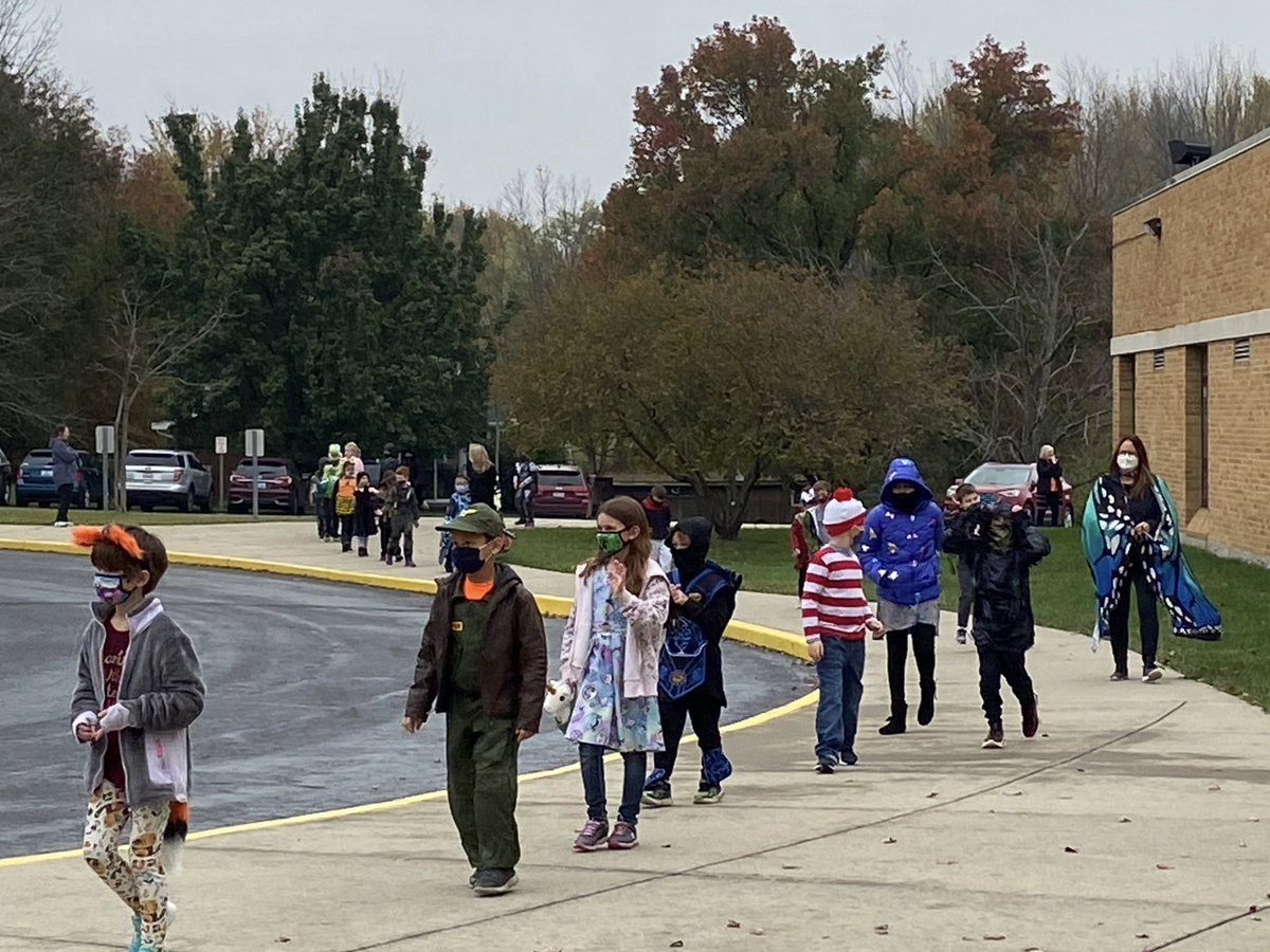 BES_Eagles's tweet photo. Today’s Parade of Characters has been amazing with our AA students! @Boone_County https://t.co/vs83vS4m3K