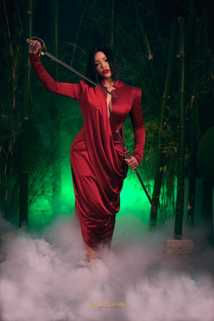 arian_queenz's tweet photo. #NengiOurQueen A true Queen is not determined by a throne,@nengiofficial is the definition of a Queen.#Queenofsword https://t.co/WWSghttSOU