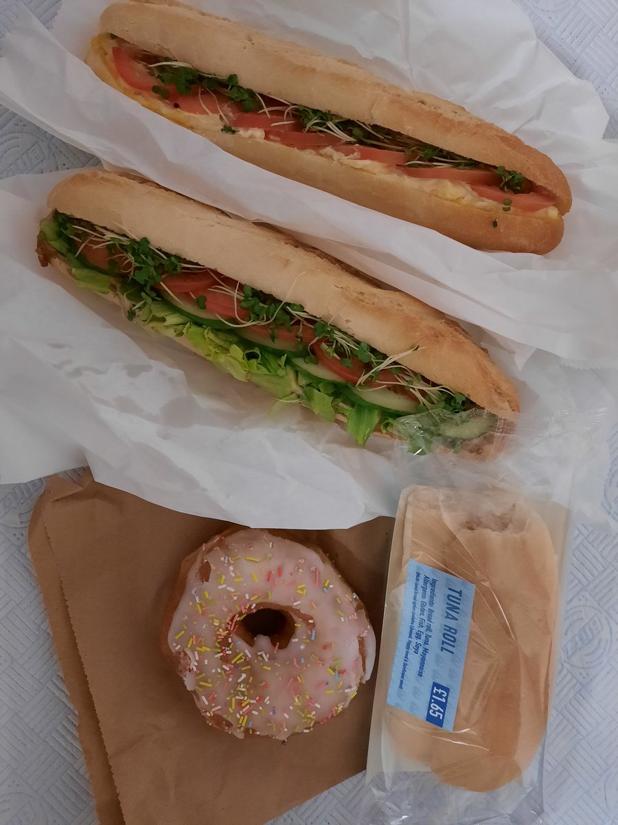 Magic bag @TooGoodToGo_UK <a href="/Wenzelsthebaker/">Wenzel's</a> Harrow £3:50p x 2 #TooGoodToGo #MagicBag Big thank you to the two lovely staff members at Harrow Station Road branch.