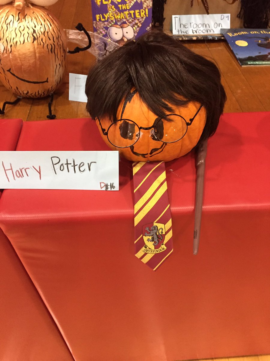 colinmack15's tweet photo. Love the pumpkins from our very talented Old Mill students! https://t.co/gqhT7i9tjf
