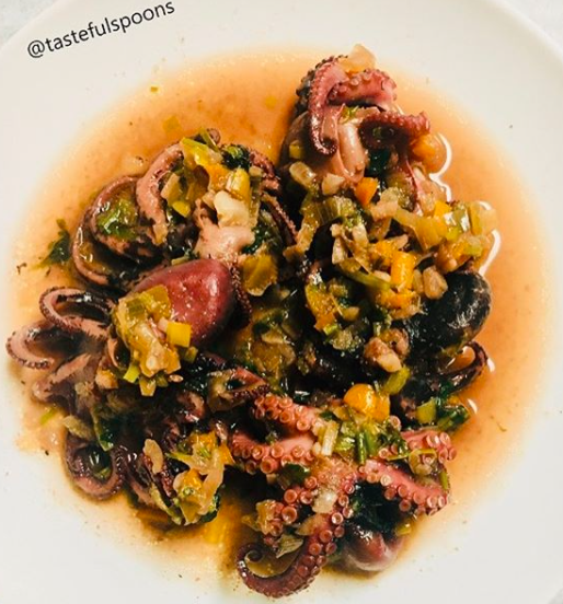 TastefulSpoons's tweet photo. Flavorful 😋and tender octopus 🐙 dish for seafood lovers🧅🧄🧂🥬

#octopusrecipes #deliciousoctopus
#seafoodlovers🐠🐚🐙🐬🐟🐋
#lunchmadegood
#delicousfood
#healthyeatingplate
#healthyeatingideas
#octopusfood
#yummyoctopus🐙 https://t.co/xwPNDkZdbV
