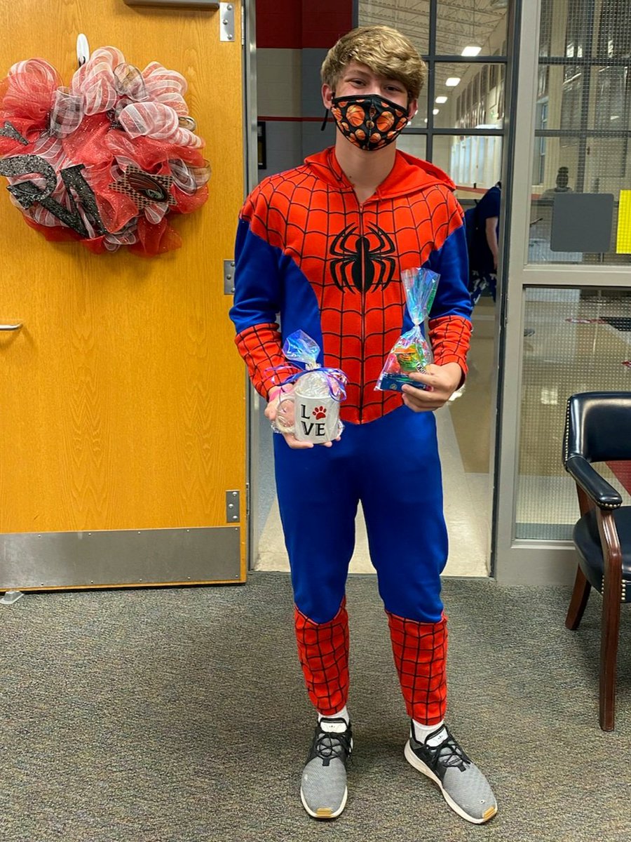 SMMHSEagles's tweet photo. Congratulations to our Student and Teacher Winners of today's "PJ Day"!❤ HS Winner is Ryan Robison.
MS winner is Brittan Knowles. Faculty winner is Madame Thévenet. #HocoWeek2020 #SMMHSsoars https://t.co/Kw7bR2UQEi