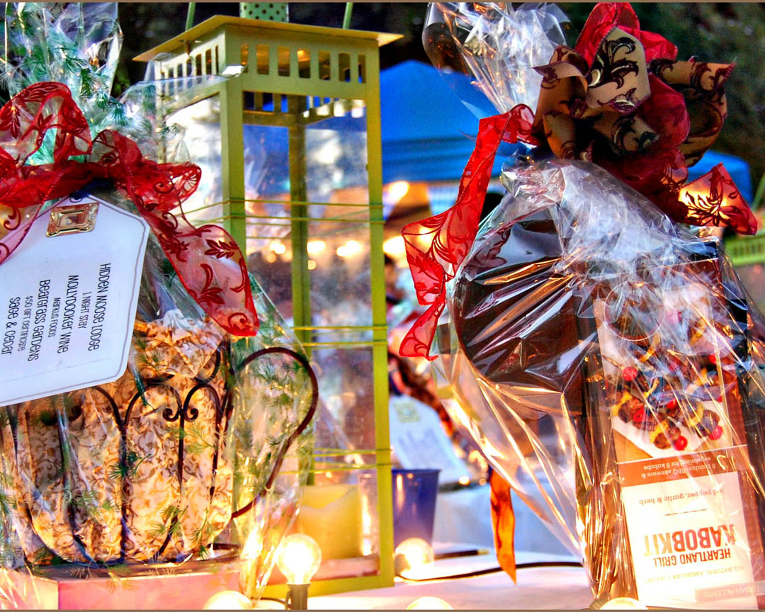 StoreFavors's tweet photo. It's important to be proud of the services you provide. At Family Store Party Favors and More, we provide the best Party Decorations, Party Favors, and Custom T-Shirts services. Come in and see us today at 7500 BellAire Blvd Suite MM100, Houston, TX 77036! #HoustonTX  ... https://t.co/gLRP4VN8tQ