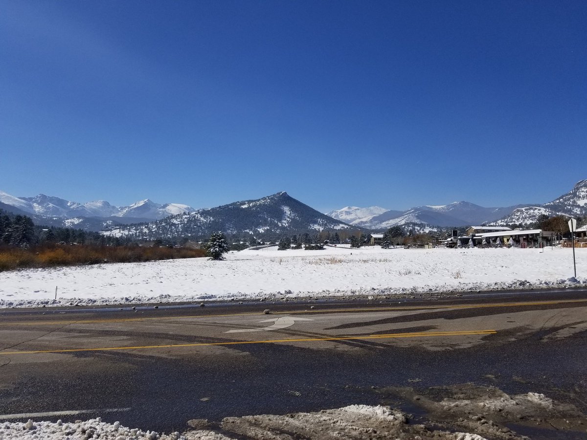 Pictures from #estespark . Both the Cameron Peak fire and East Troublesome fire are still burning. Safeway open. Liquor store open. Wheel Bar open. https://t.co/ADXqpg0pej