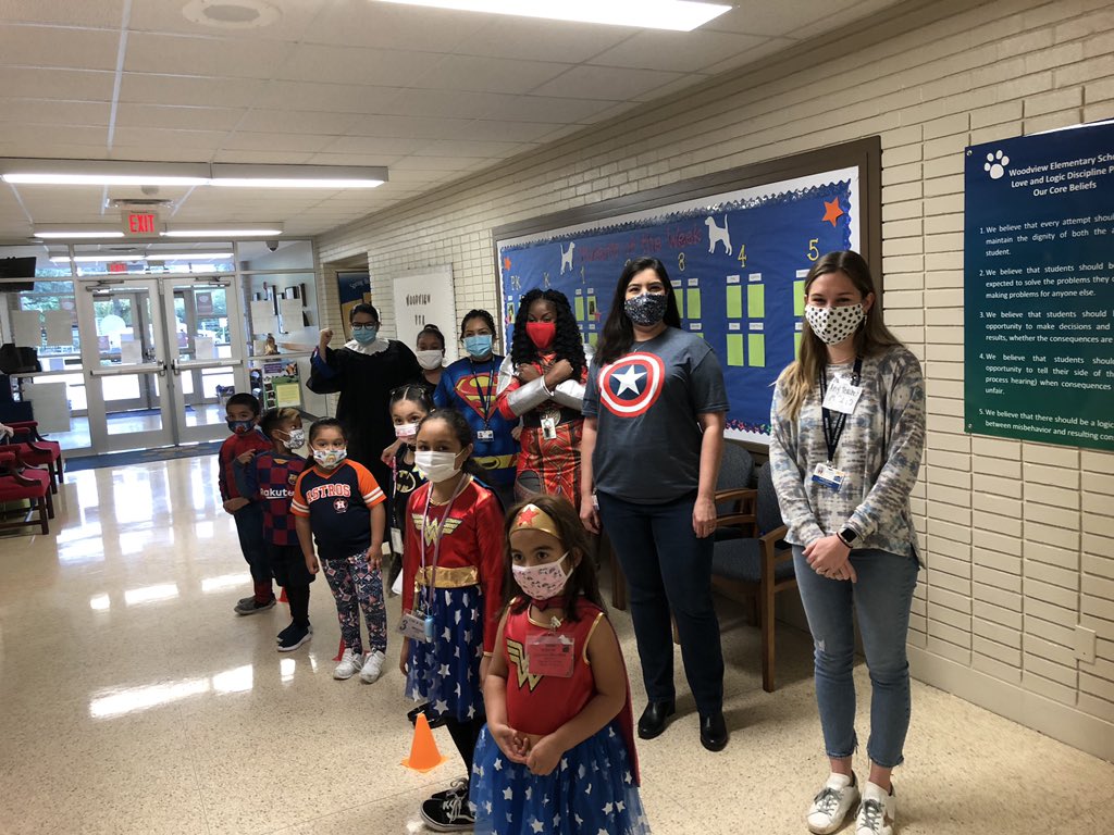 WVEBeagles's tweet photo. Be Brave and dress like your Hero✅
🦸🏽‍♀️🦸🏻‍♂️👩🏻‍⚖️👩🏼‍🏫 Happy Red Ribbon Week! @SBISD @acheetham_west @cishouston https://t.co/ZdwpFIveP7