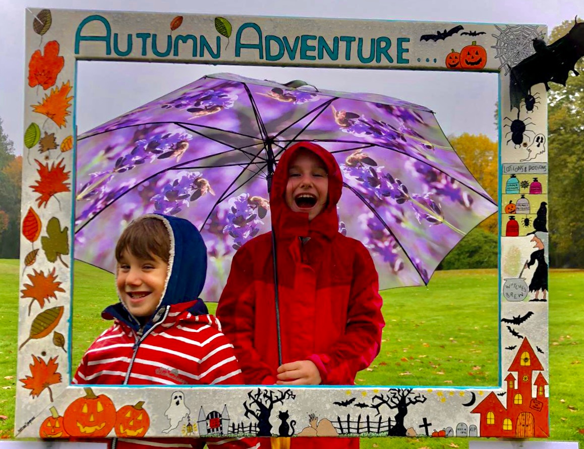 markbennettart's tweet photo. #bowoodautumntrail happy children!! https://t.co/uSqtGbUcFB