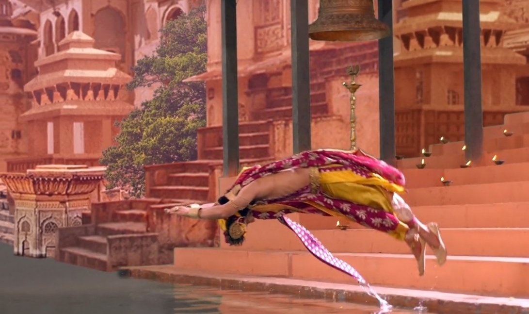 Poohyash3's tweet photo. That Dive Sumeyaaa, what a dive man. This specific posture
impressed me the most. Swimmer Sumeyaa is great. It was a treat to watch you swim.
#RadhaKrishn https://t.co/ixeP9O0BlP