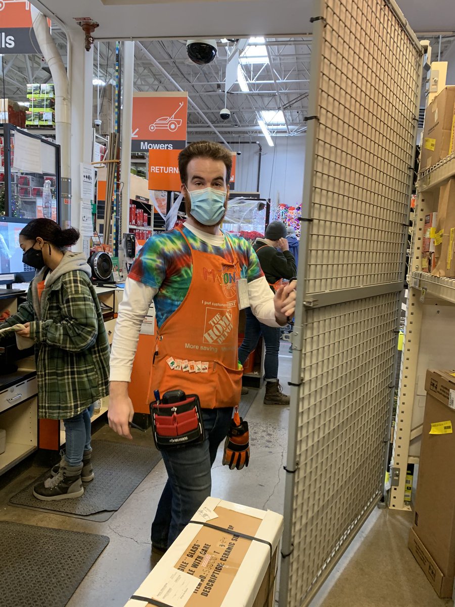 DantheFES's tweet photo. And tie-dye Tuesday is just fun!!! ⁦@amber_schiewe⁩ ⁦@JustKymbah⁩ ⁦@ORANGEoregonian⁩ https://t.co/xnmj0qIaEA
