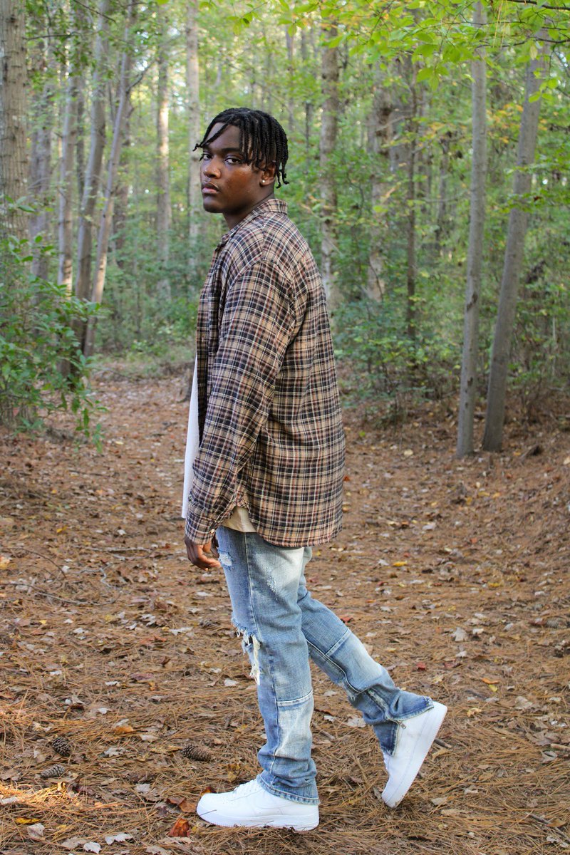 chanceg0crazy's tweet photo. Hey everybody I am a photographer out of Chesapeake, Virginia I photograph my friends and the environment in VA I would love if y’all can share my work to reach bigger audiences https://t.co/iZAOgCDxSW