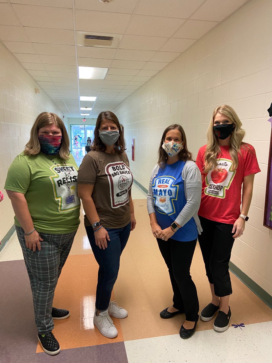 amandamclamb2's tweet photo. Second grade team enjoying Red Ribbon week! #DRESpride @sarah_bedore @mslauracosta @BSAntrobus @mrskimhall2nd https://t.co/t9GRedQrdN