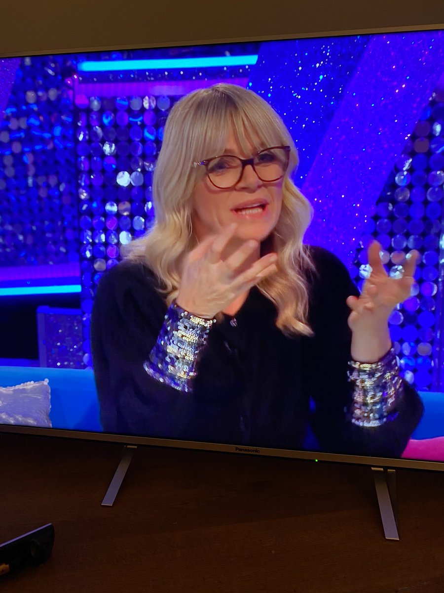 TheFashionLift tweet media