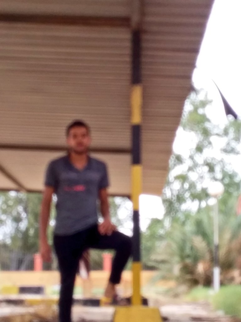 الحمد لله علي كل حال ..
تغلبت علي فيروس كورونا  .. والأهم سلامة الأهل أكثر شيئ كان مأرقني ان مايتأذي حد بسببي ..
كانت ايام صعبة نسأل الله السلامة للجميع ..🤚✋