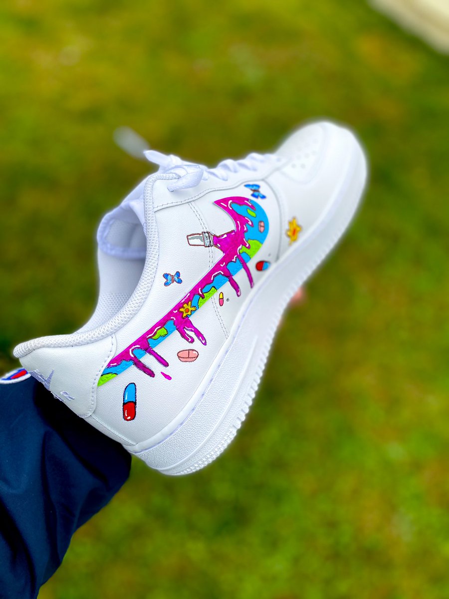 dontejackson_'s tweet photo. juice wrld x air force 1 🥤⚡️🖤 

y’all messing with it? 🤔 999 forever ‼️ https://t.co/FHTjQ9X2kc
