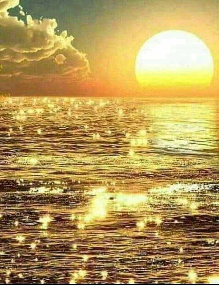 ﺍﻟﺒﻌﺾ ﻛﺎﻟﻠﻮﺣﺔ الفنية .. 
ﻣﻦ ﺑﻌﯿﺪ ﺃﺟﻤﻞ ..!
ﻭﺁﺧﺮﻭﻥ ﻛﺎﻟﺸﻤﺲ ﯾﺤﺮﻗﻨﺎ ﺍﻗﺘﺮﺍﺑﻬﻢ ..!
ﺃﻣﺎ ﺍﻷﺣﺒَّﺔ .. 
ﻛﻤﻋﺎﻃﻒ ﺍﻟﺸﺘﺎﺀ ،
 ﻻ ﺩِﻑﺀ ﺇﻻ ﻣﻌﻬﻢ ﻭﻻ ﻃﻌﻢ ﻟﻠﺣﻴﺎﺓ ﺇﻻ ﺑﻮﺟﻮﺩﻫﻢ