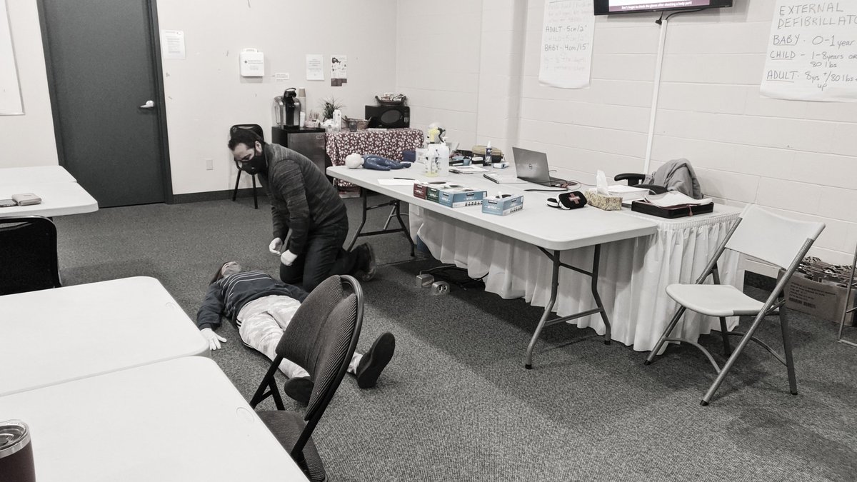 SECURITY_416's tweet photo. What's happening in this photo? Can you guess? 😊 https://t.co/HWaEYyM0cG
