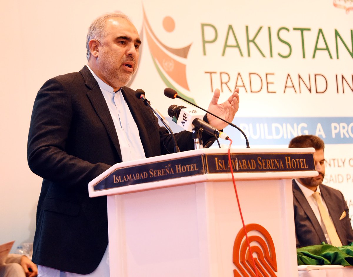 NAofPakistan's tweet photo. Addressing the concluding session,
Speaker @AsadQaiserPTI said that this forum was to focus on bringing recommendations and solutions to the impediments faced by traders on both sides of the border
#Seminar #PATIF #PakAfghanRelations #Trade https://t.co/vceYRuIl4T