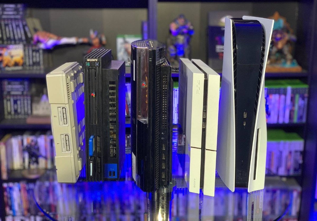 Yehl Ps5 縦にでかい分には問題ないんだけど 縦置き時のps4と顔向きが違うのが困るんだよな 自分の位置から右側に置くしか無いやん Ps5