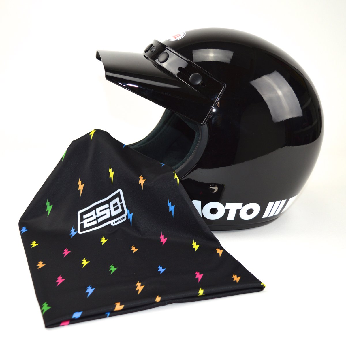 250LONDON's tweet image. Baby it's cold outside! Check out our luxurious, double layered, 4-way stretch #NeckTubes. 250london.com/stuff/neck-war…  #neckwarmer #neckbuff #moto #motorcycle #motorbike