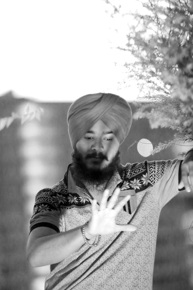 am_gurdevsingh's tweet photo. always Face the Problem
Even if the Problem so Hard,
But You will Always see the Rainbow after the Strom.
.
#daasfilms
#daasstudios
#clapstudioz
.
#am_gurdevsingh
#shukar_maalak_da
#cameray_aale_sardar
.
#moods #Inspiration #nightshoot #motivation #dark #pics #lowlights #FLASH https://t.co/Dacfvrfqjl