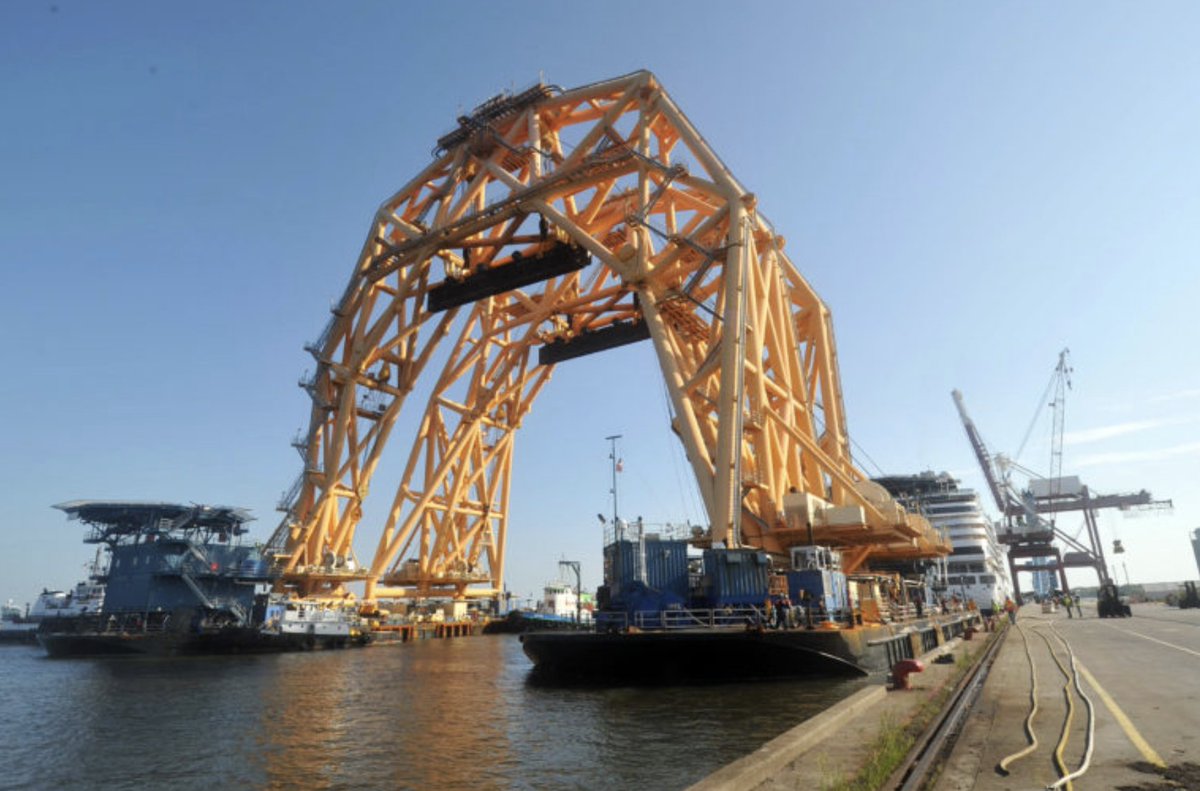 SavannahCorps's tweet photo. Arriving in #StSimonsSound today: With a name like VB 10,000, you can bet this massive "cutting crane" means business.
Details: https://t.co/56rWBT39Z3
📷 @USCG Chief Petty Officer John D. Mille https://t.co/JKnFd6Uuqj