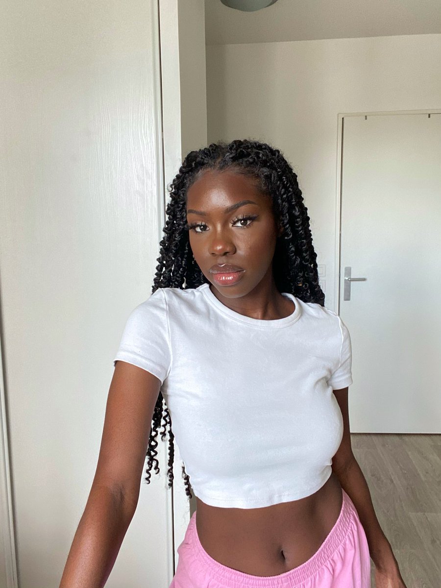 _onlynaya's tweet photo. #NouvellePhotoDeProfil https://t.co/FZLfI6rwie