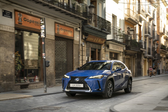 El #Lexus #UX300e disponible en España desde 49.900€
fal.cn/3bbNC
<a href="/LexusSpain/">Lexus España</a> <a href="/Valenciacars1/">Valenciacars</a>