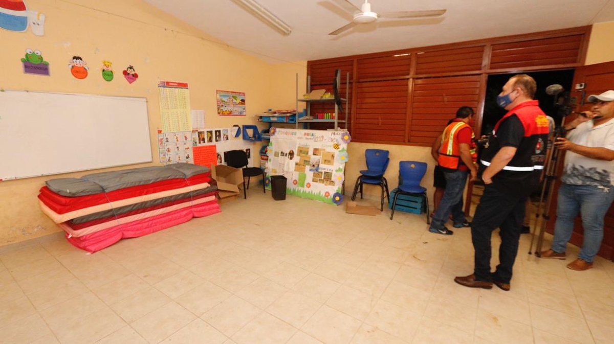 🌧 𝐂𝐎𝐍𝐅𝐈𝐑𝐌𝐀𝐍 𝐀𝐅𝐄𝐂𝐓𝐀𝐂𝐈𝐎𝐍𝐄𝐒 𝐌Í𝐍𝐈𝐌𝐀𝐒 𝐄𝐍 𝐅𝐂𝐏 𝐓𝐑𝐀𝐒 𝐏𝐀𝐒𝐎 𝐃𝐄 𝐙𝐄𝐓𝐀. Durante el recorrido, <a href="/ChakMeexJose/">José Esquivel Vargas</a> realizó también la entrega de apoyos alimenticios e insumos a usuarios de los albergues. ℹ️ bit.ly/2HHQYHI