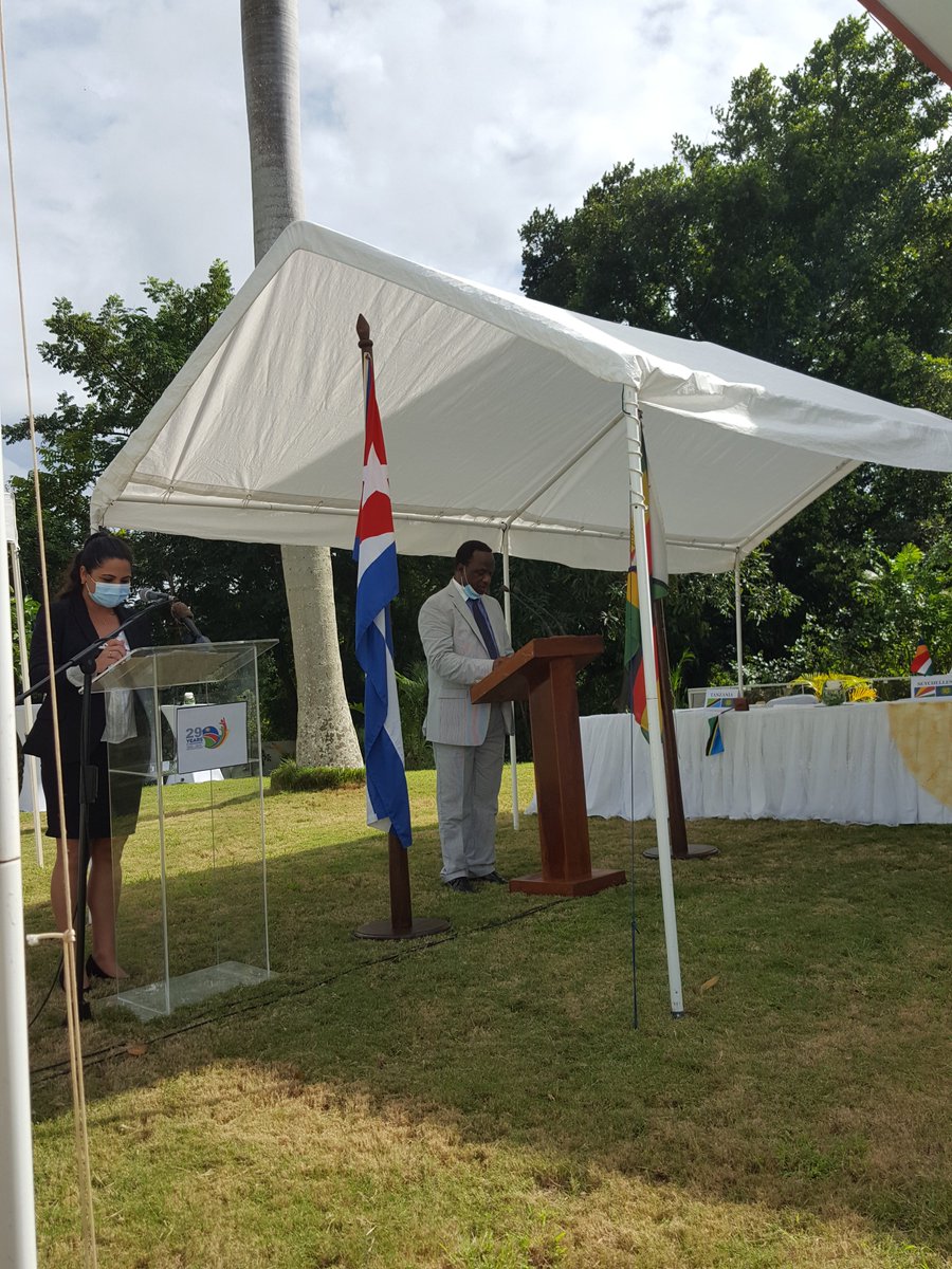 GBGarciaRivera's tweet photo. Participamos en la actividad realizada en la residencia del Embajador de #Zimbabwe, Excmo. Sr. Ignatius Graham Mudzimba para conmemorar el Día anti-sanciones de la #SADC. Se exigió el levantamiento incondicional de las sanciones impuestas contra este hermano país. #Cuba https://t.co/K9tqeEw5SM