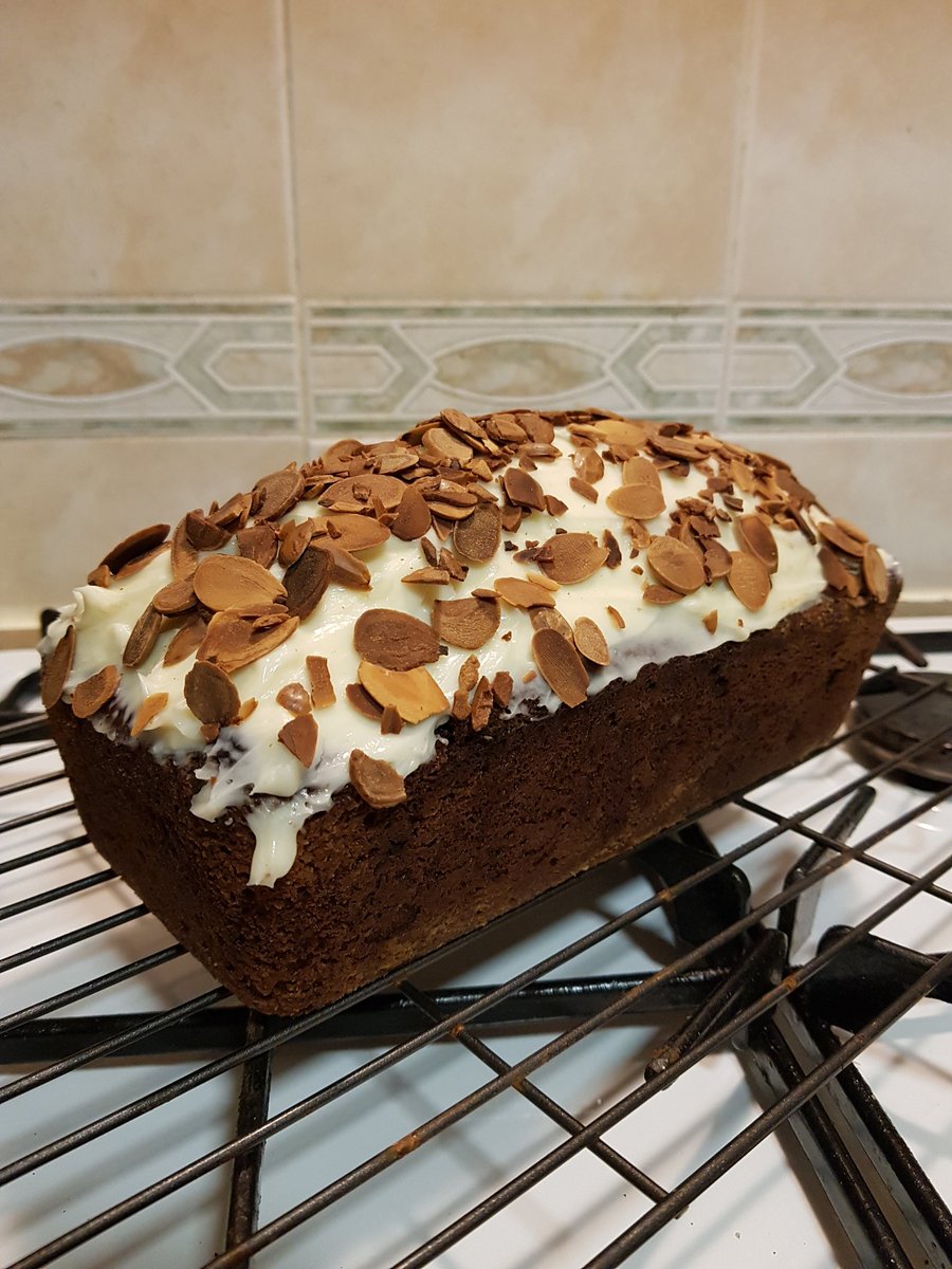 LinehanOx's tweet photo. The #PumpkinPulp turned out much better 😉 #PumpkinCake https://t.co/mTA04CUEez