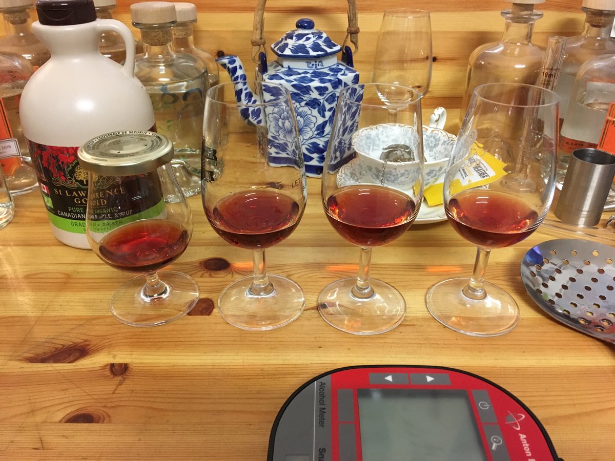 Spittoon2013's tweet photo. This was the scene at Pothecary Gin earlier today, getting the “Sloe Gin” blended and sweetened ever so slightly with organic maple 🍁 syrup... it’s Sloe Gin but not as you might expect it, 39.5% abv, and still much more gin than liqueur... 🧐🍸😋😎 #wildforaged #sloes #real #gin https://t.co/umckna4mV8