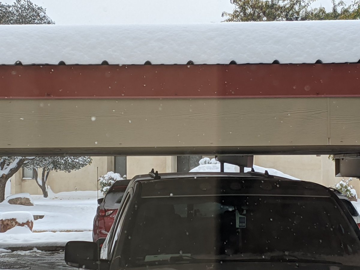 ASoulOfDragons's tweet photo. Damn, Minnesota. Call your winter weather back. It's down here in the southwest drunk ๐ (that's about 1ft)
#snow #winterweather #firstwinterstorm #wtf #willbehotnextweek https://t.co/UgB5DXWneN