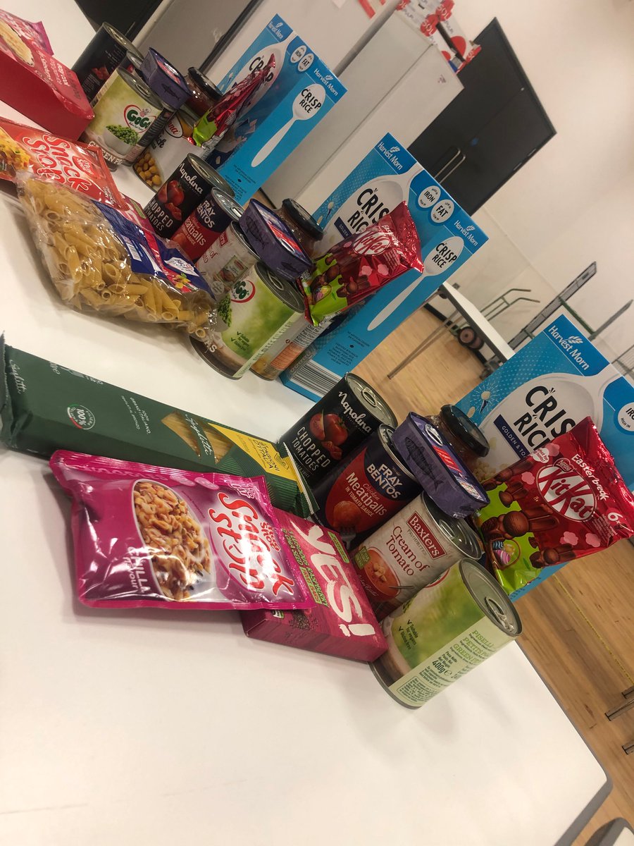 SCThamesmead's tweet photo. At SCT this week we are offering emergency food parcel to families within the community that need extra help when the children are off school, just come along between 9am-6pm
Sporting Club Thamesmead 
Bayliss Avenue
Thamesmead
SE28 8NJ
Bus route:
177, 229, 401, 472. (lister walk) https://t.co/6BMJQtE4TL