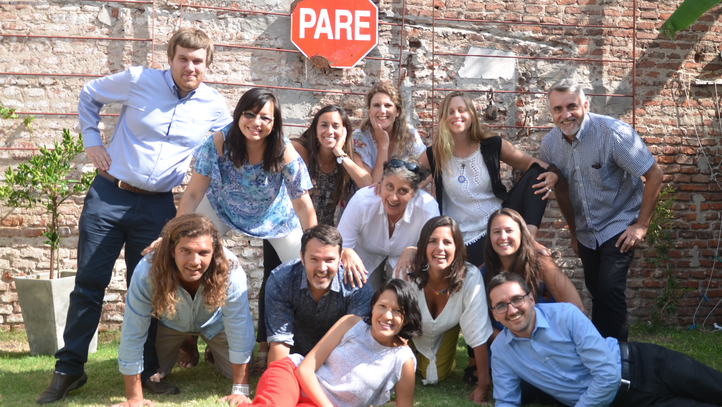 ConsultoraGemma's tweet photo. ¿Conocés a nuestro equipo? #SomosGemma, un grupo de profesionales diversos, apasionados con lo que hacemos, conscientes de que una nueva forma de gestionar los negocios es posible si trabajamos desde el corazón, motivados y en armonía con el entorno. https://t.co/OeCJFAXvcN