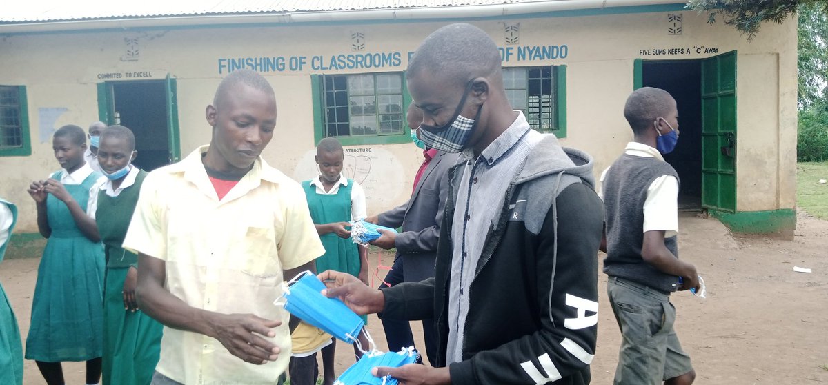 LelaCovid19ER's tweet photo. We had a successful outing today when we accompanied The Lake Region Economic Bloc (LREB) COVID19 advisory team of eminent persons in distributing face masks to pupils and staff . We covered Ombaka, Nyamasao and Kanyagwal schools in Nyando Sub-County. #WachungoCorona https://t.co/06MybwJvbp