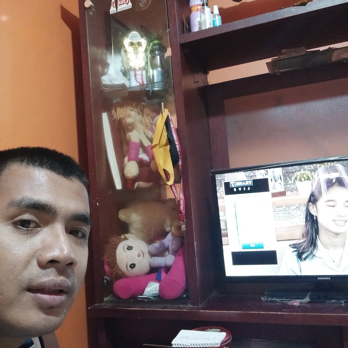 uno_suratno's tweet photo. Jalan Pertama sma pacar..makan .alesanya biar semakin akrab
@IndonesiaGiveaway42
#Trans7 https://t.co/D8HSAOiFGH