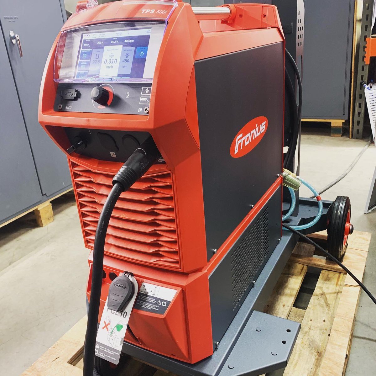 WeldPlus's tweet photo. Doing some test welding with the Fronius TPS 500i today. Love the bead appearance when using the pulse feature!😍 #stackingdimes #welding https://t.co/KDsmDjLU21