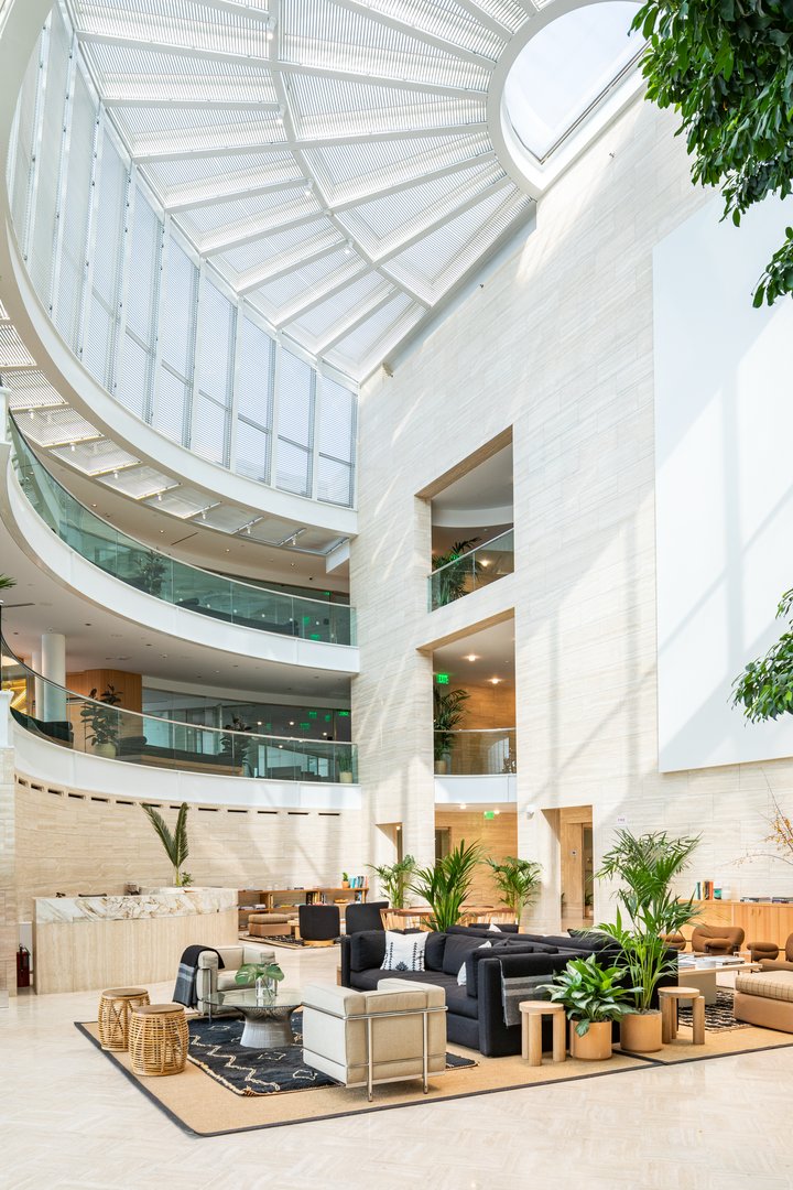 WeWork's tweet photo. Letting in all the light in at WeWork 9830 Wilshire Boulevard. https://t.co/ey3v8TL4xe ✨#wework #weworkla https://t.co/TUsqvMk9tz