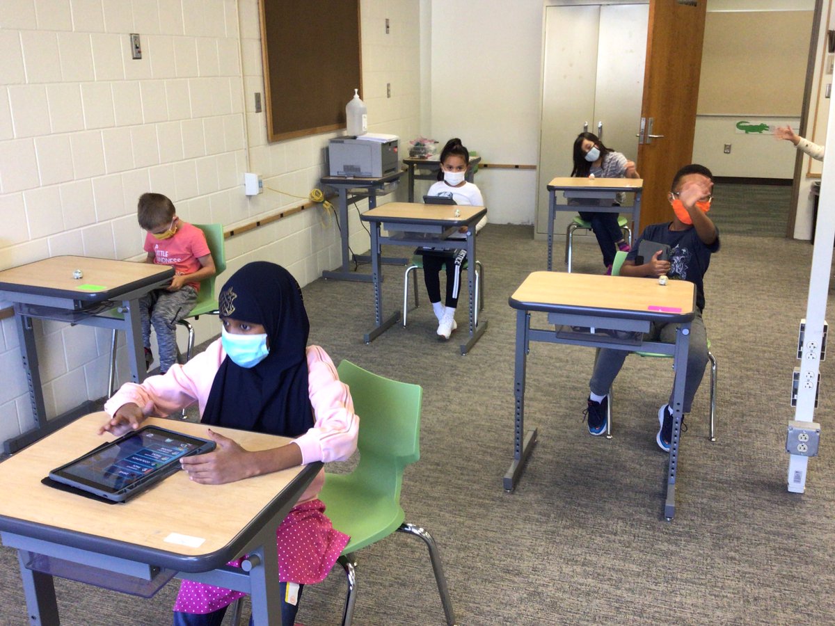 SchmidtTechie's tweet photo. So much fun today and yesterday with Mrs. Hughes’ 2nd graders in tech club!  #ozobots make exploration and learning about cause and effect truly #engaging   @GreenleafGators https://t.co/L5lJdkVq7J