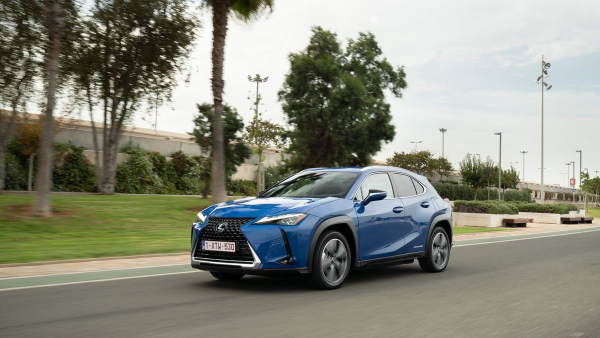El UX 300e es el primer eléctrico de <a href="/LexusSpain/">Lexus España</a>. Ya lo hemos probado: fal.cn/3bbQj <a href="/motor16/">Motor16</a>