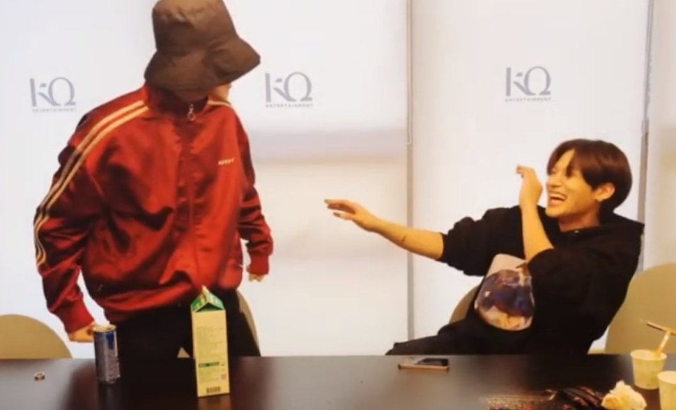 thinkabtyunsang's tweet photo. the chances of yeosang whooping wooyoung's ass is low..

..but never zero. https://t.co/h2xEG2rgg1