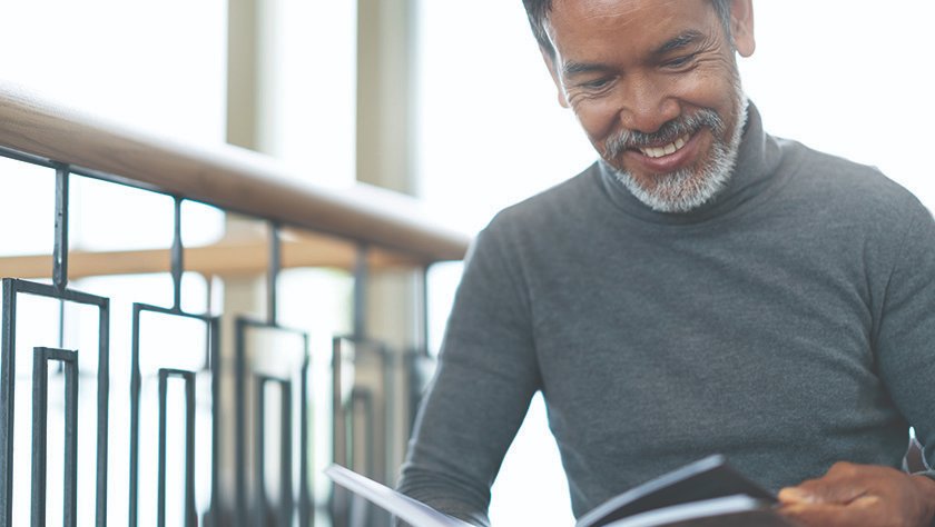 #Research shows that in the UK we underinvest in lifelong learning. Our latest #podcast, with @HelloMcQueen and @DrAnnaDixon, discusses what employers can do to support #olderworkers in the quest to achieve fuller working lives. Listen here 🎧: https://t.co/DTXOYR6Lv1 #MidLifeMOT https://t.co/b6ssiKd2VF