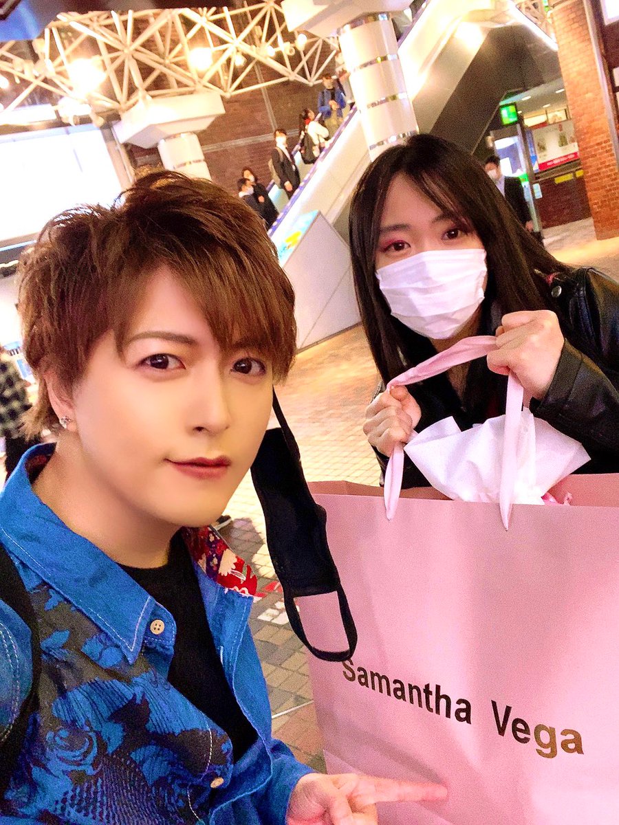 高橋秋人 ホストと客 それかカップル もしくはヒモw 正しくは先輩と後輩 いやっサマンサベガのお姉さんは普通にカップルと思っただろうなw 以前こいつとマッサージに行った時はなぜか夫婦だと思われた 整体師曰く雰囲気が似てるそう 不服 俺は 高橋秋人 ホストと客 それかカップル もしくはヒモw 正しくは先輩と後輩 いやっサマンサベガのお姉さんは普通にカップルと思っただろうなw 以前こいつとマッサージに行った時はなぜか夫婦だと思われた 整体師曰く雰囲気が似てるそう 不服 俺は