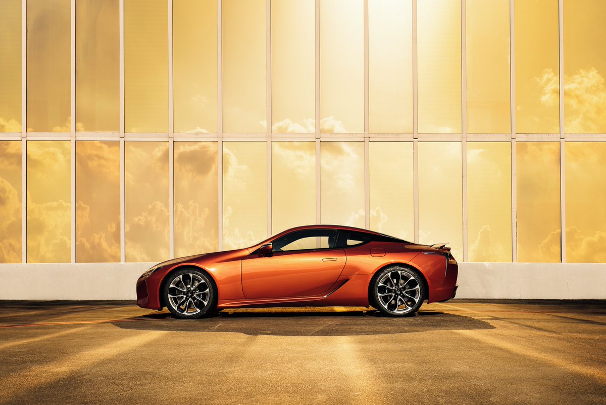 #Lexus aplica su saber hacer en el campo del color, produciendo un nuevo tono Naranja Carnelian para el coupé insignia LC 500h 2021.