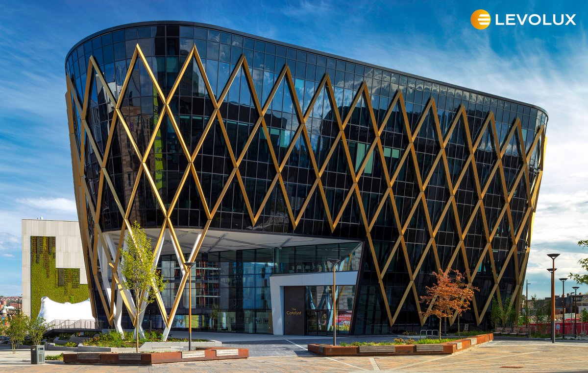 The award-winning Innovation Centre at Newcastle University is turning heads thanks to a bespoke Infiniti® feature fin system designed, supplied and installed by Levolux. 

Read the full case study here: lnkd.in/eCicK2Q

#innovation #construction #architecture