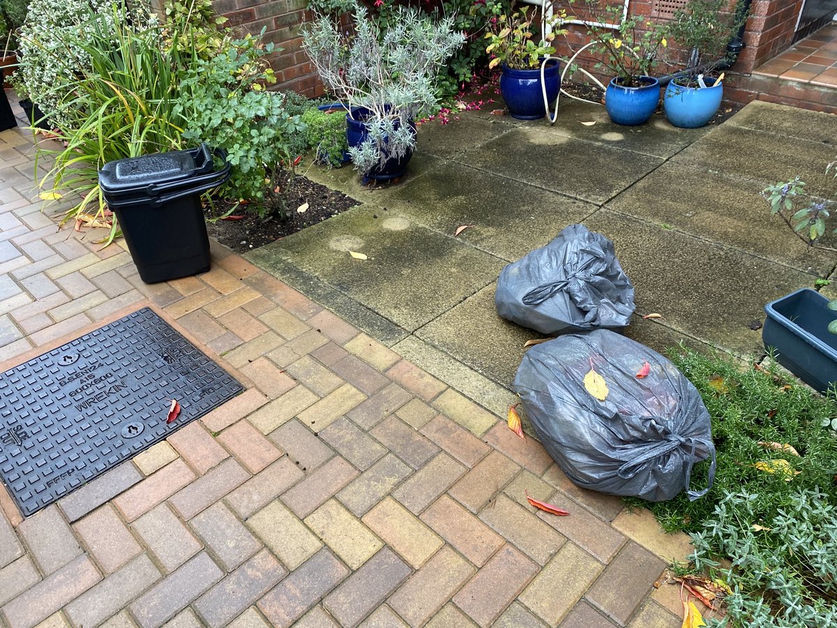 matthew_walters's tweet photo. It’s Tuesday afternoon, and time for the weekly “will they collect our rubbish, or won’t they?” guessing game. With one hour to go, I am not optimistic. The time for excuses has run out, ⁦@RBWMsupport⁩ and ⁦@SercoGroup⁩. This poor quality of service cannot continue. https://t.co/pvrM3cJ8vD