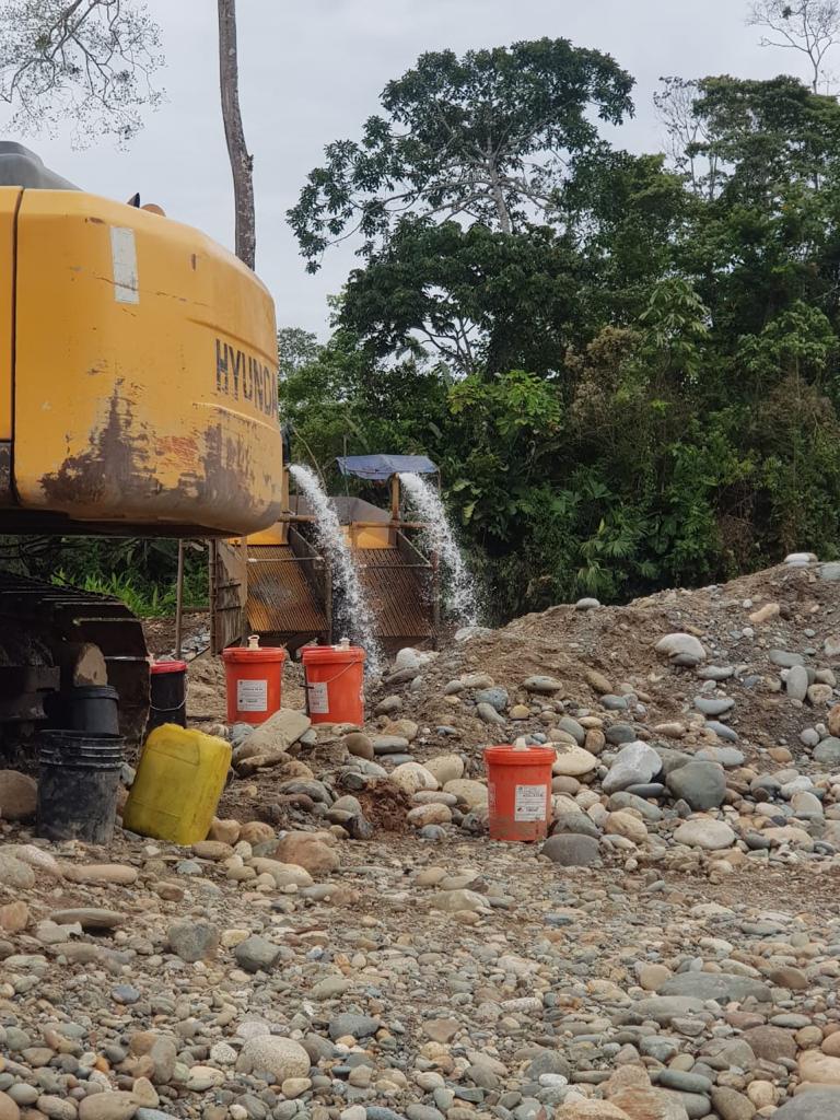 Ante denuncia de la #DefensoríaDelPueblo por afectaciones de actividades mineras ilegales en #Napo, la institución aplaude la suspensión total de acciones de la compañía Terraearth Resources S.A. en cantón Carlos Julio Arosemena Tola, por  incumplimiento a la normativa ambiental.