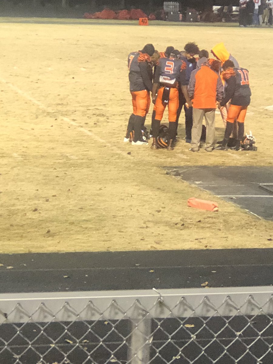 Coach1Tyme's tweet photo. Been a tradition of mines since I began coaching. Always take time to GIVE THANKS before every game. #faithofamustardseed #bedifferent #itsawidereceiverthing https://t.co/9OSN7lNG00