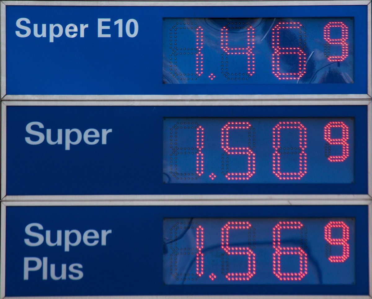 Vertel nooit hoe goed je product is. Vergeet alle clichés en duik in het diepe. Laat zien dat je je klant snapt - dan snapt hij dat-ie bij jou moet zijn. Anders gezegd: hoe red je een huwelijk met een bloemetje? communicatievoordoeners.nl/blog
#onlinecommuniceren #gewoondoen