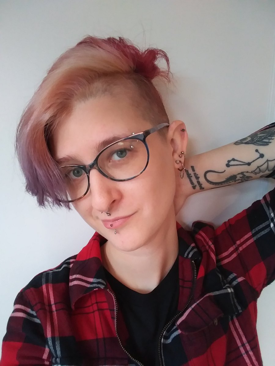 kitlyn_varnam's tweet image. New hairrr. #queerhair #nonbinarystyle